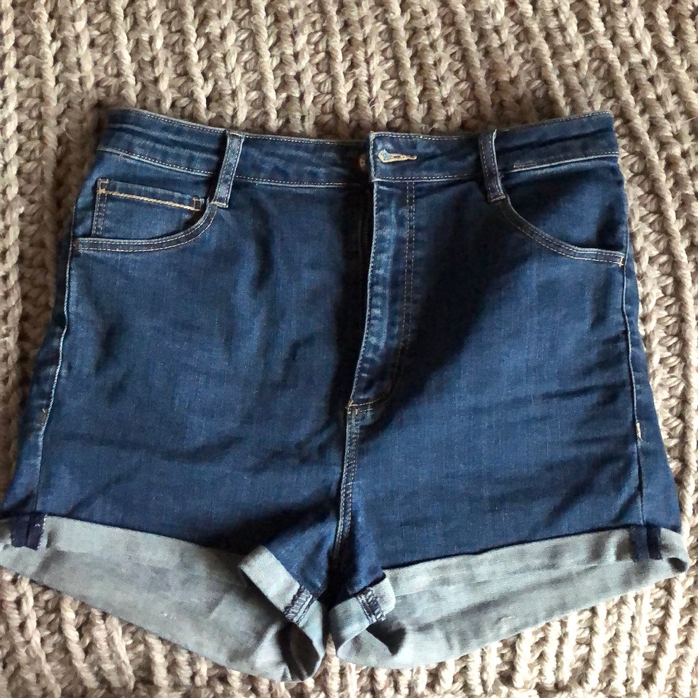 Garage High-waisted shorts - size 9